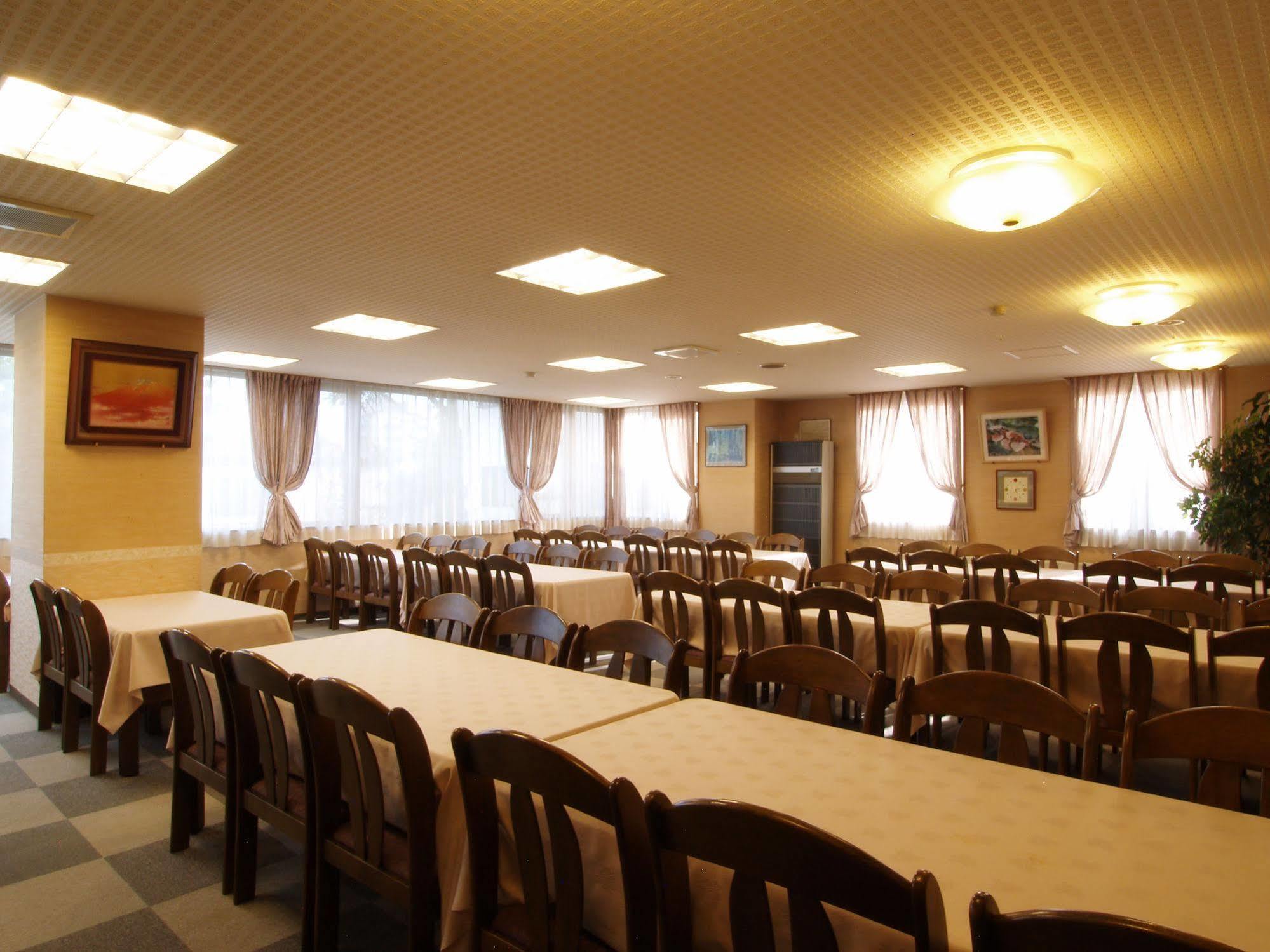 Central Inn Hakuba Eksteriør bilde